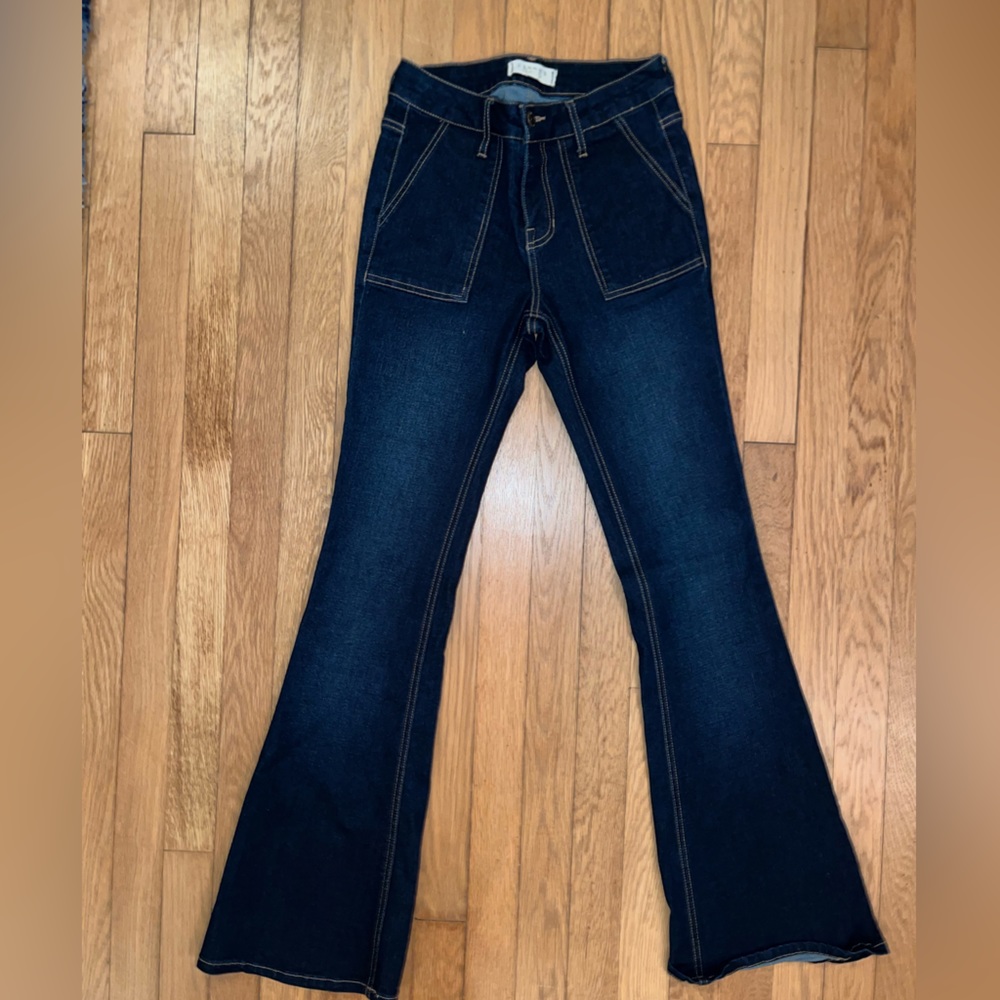 Flare jeans in dark wash for women